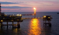 Venezuela petrol satışından 300 milyon dolar kazandı