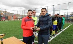 İpekyolu Belediyesi'nin birimler arası futbol turnuvasında final coşkusu yaşandı