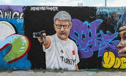 Berlin Mauer Park'ta Türk Sporcu Yusuf Dikeç'in İkonik Pozu grafitiye dönüştü