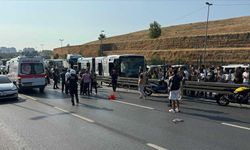 İstanbul'da metrobüs kazası: Yaralılar var, seferler durdu