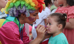 Minikler, çocuk şenlikleriyle doyasıya eğlendi