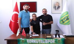 Korkuteli Belediyespor’da yeni sezon imzaları atıldı