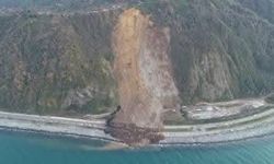 Karadeniz Sahil Yolu'nda 100 bin ton toprak denize kaydı