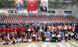 Ağrı'da Basketbol Gençler İl Birinciliği Müsabakaları sona erdi