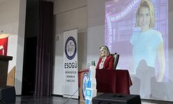 İnsan Kaynakları Danışmanı Ebru Isın, Osmangazi Üniversitesi'nde gençlerle buluştu