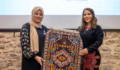Karabağ halıları İstanbul’da sanatseverlerle buluştu