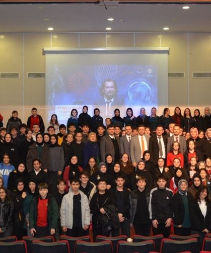 Türkiye’nin ilk serebral palsili uzay mühendisi Turgay Karakaş Rize’de öğrencilerle buluştu