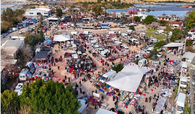 Demre Folklorik Deve Gösterisi Festivali, bu yıl da büyük bir coşkuyla gerçekleştirildi