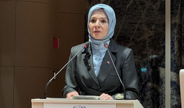 Bakan Göktaş: Aileyi yeniden merkeze almak küresel bir sorumluluk