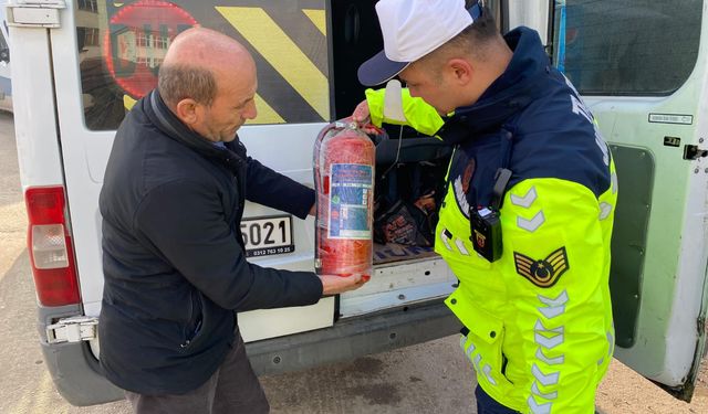 Ankara'da jandarma’dan okul servis sürücülerine seminer