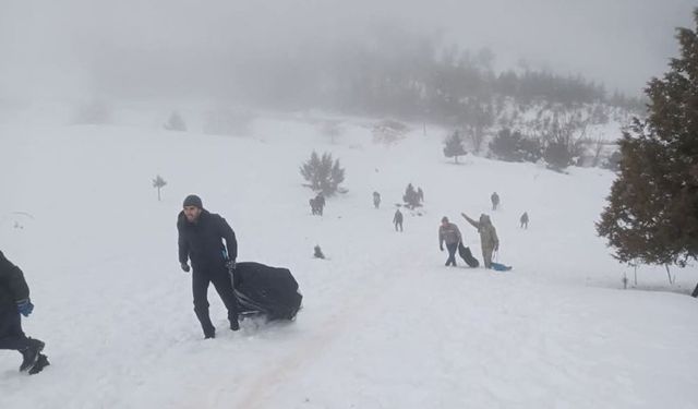 Burdur Aziziye Kartal Dağı'nda kayak keyfi