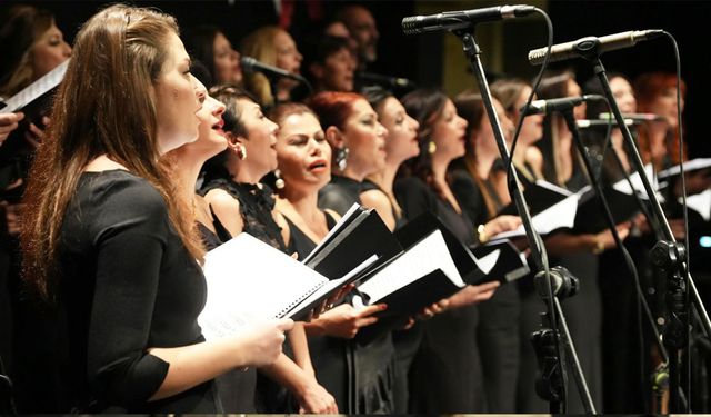 Alanya müzik korosu öğretmenlerinden halk müziği konseri