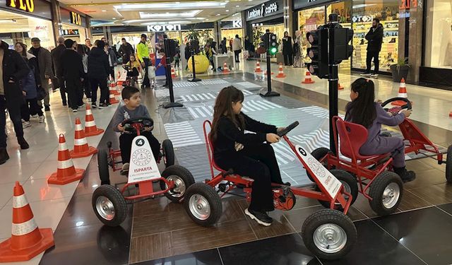 "Miniklere trafik bilinci: IYAŞ'ta eğlenceli eğitim"