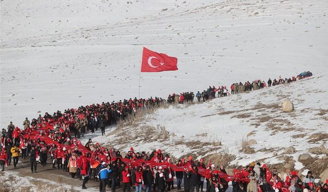 Türkiye Sarıkamış'ta Şehitler İçin Yürüdü