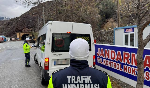 Artvin’de jandarma ekiplerince geçen yıl 6 bin 205 vatandaşa trafik güvenliği eğitimi verildi