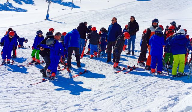 "Karın Yıldızları Sarıkamış’ta"  etkinliği minik öğrencilerle buluştu