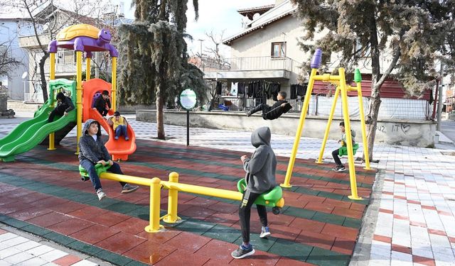 Isparta'da çocuklar için yeni oyun alanları ve parklar yapılıyor