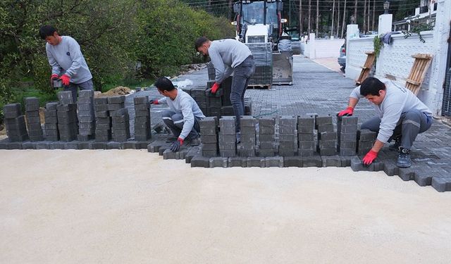 Kemer’de yol çalışmaları