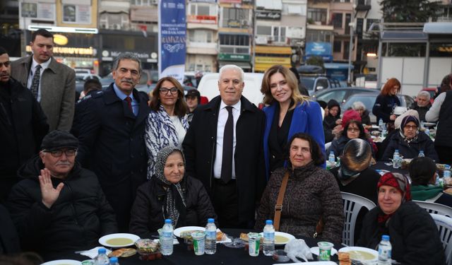 Bursa Büyükşehir Belediyesinden Gemlik'te 3000 kişilik iftar