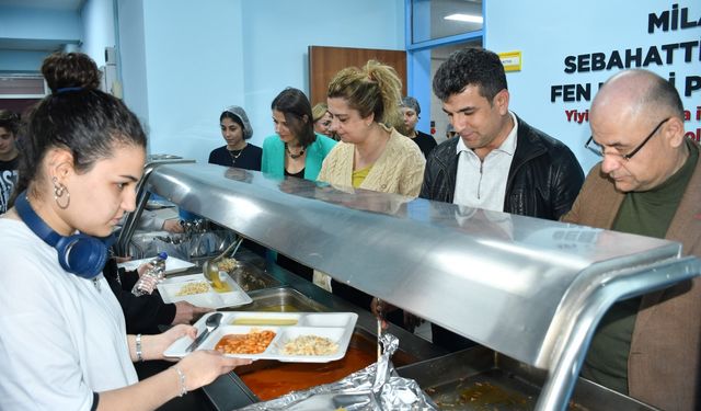 Sebahattin Akyüz Fen Lisesi öğrencilerinden iftar programı