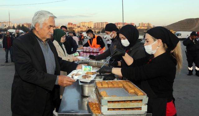 Fethi Yaşar'dan kardeşlik iftarı