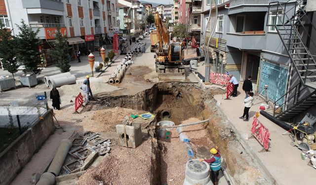 Kocaeli Büyükşehir’den Derince’nin kalbinde hummalı çalışma