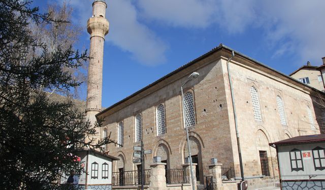 Tarihi Sultan Alaeddin Cami'nde Kadir Gecesi akşamı mevlidi şerif kıraat olunacak