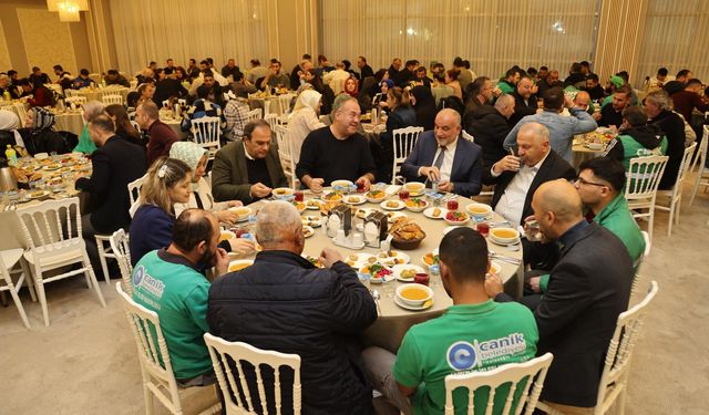 Canik’te Ramazan coşkusu: Başkan Sandıkçı personelle bir arada