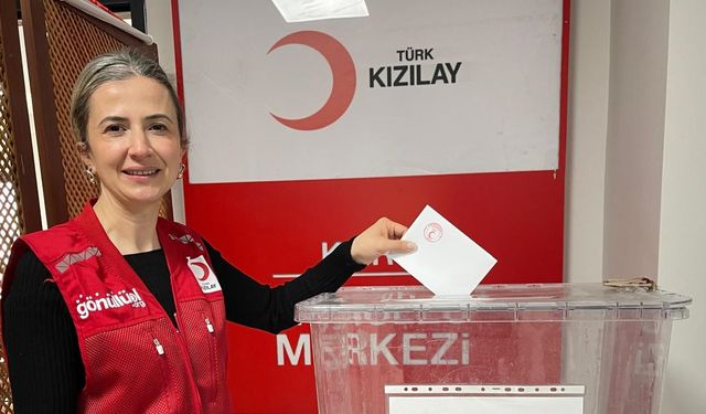 Kızılay Kars Şube Başkanı Kübra Hüryurt seçildi