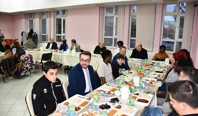 KAÜ Rektörü Kapu, öğrencilerle iftar yemeğinde buluştu