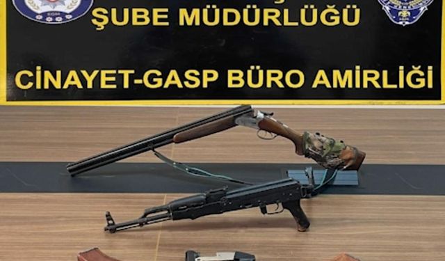 Kars'ta hurdalıktan çok sayıda silah çıktı