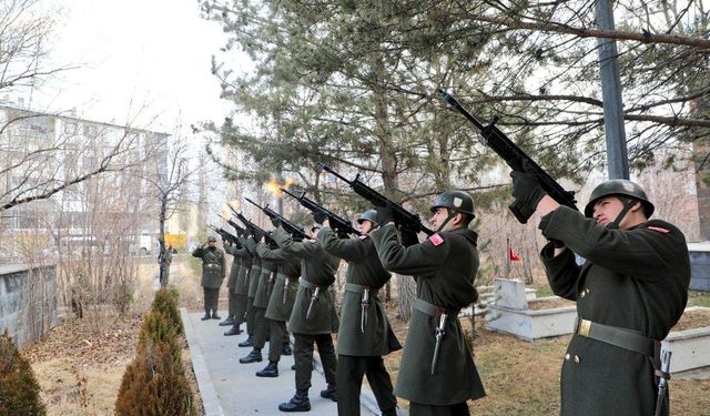 Kars’ta Çanakkale Zaferi’nin 110'uncu yılı kutlandı