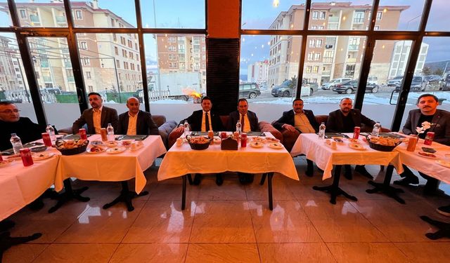 Sarıkamış MHP İlçe Teşkilatı iftarda buluştu