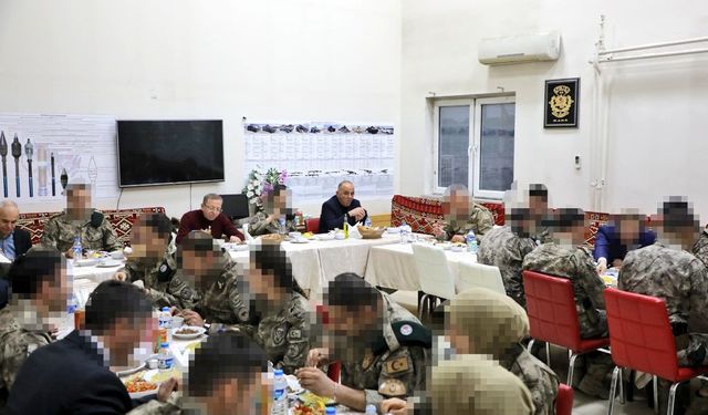 Vali Ziya Polat, özel harekat polisleriyle iftarda buluştu