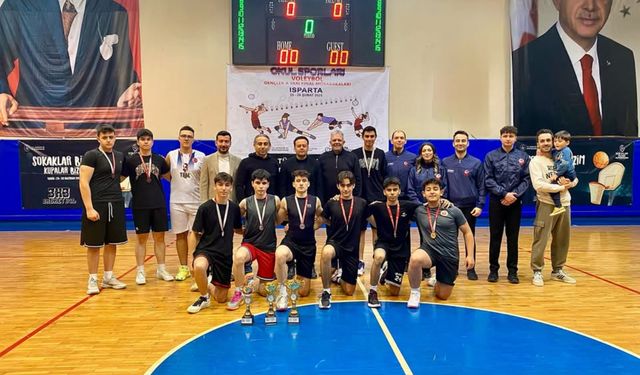 Isparta'da Yeşilay Spor Oyunları 3x3 Basketbol Turnuvası sona erdi