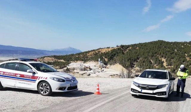 Burdur’da 226 sürücüye ceza, 51 araç trafikten men edildi