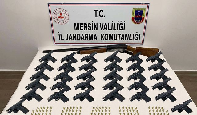 Mersin'de silah operasyonu: Yüzlerce tabanca ve parça ele geçirildi