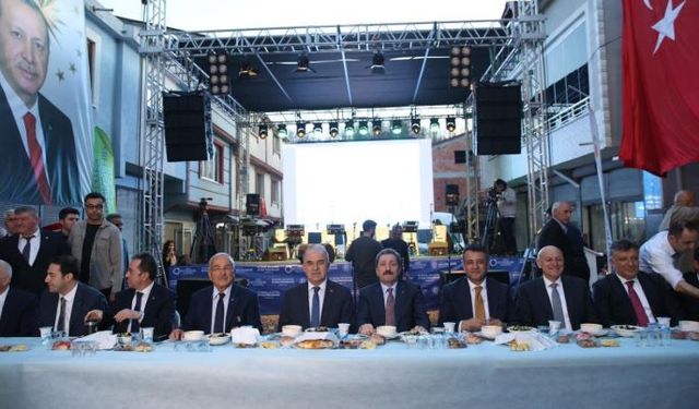 Samsun ve Ordu protokolü 2 bin kişilik iftar sofrasında buluştu