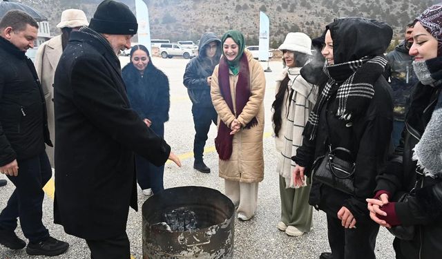 Isparta Belediye Başkanı Başdeğirmen, ÜNİAK Davraz Fest’te gençlerle buluştu