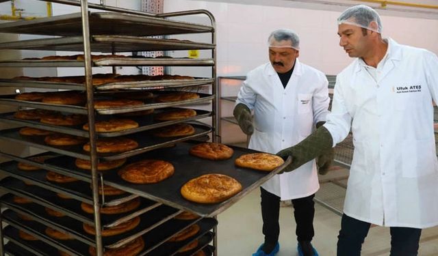 Antalya Halk Ekmek büfelerinde ramazan pidesi 15 TL