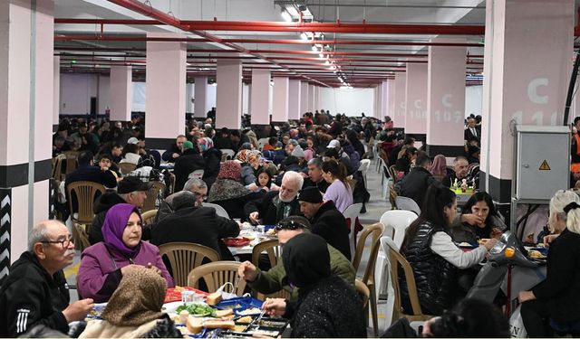 Belediyenin iftar sofralarında Ramazan coşkusu devam ediyor