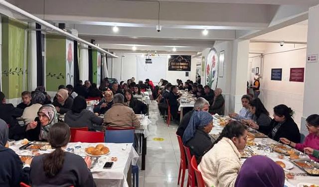 Denizli Çameli Anadolu Lisesi'nde birlik ve beraberlik iftarı