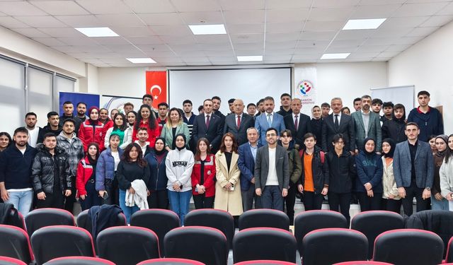 ŞMYO öğrencilerine "Bir Destandır Çanakkale" konulu konferans verildi