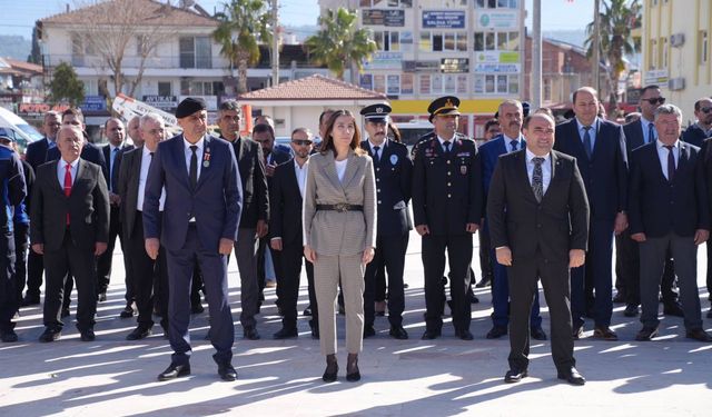 Çanakkale Deniz Zaferi'nin 110. yılı törenle kutlandı