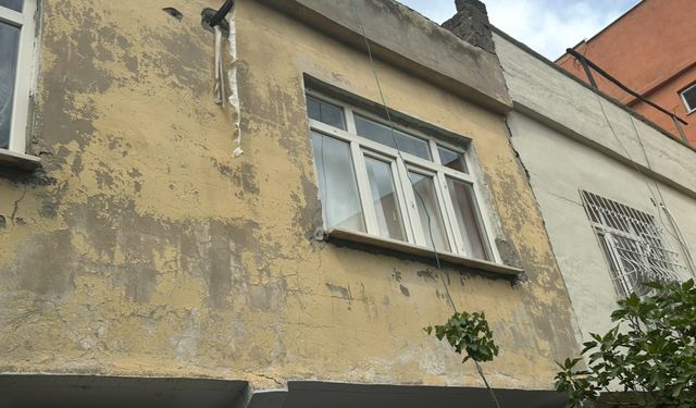 Batman Petrol Mahallesi’ndeki 50 yıllık evler korku salıyor