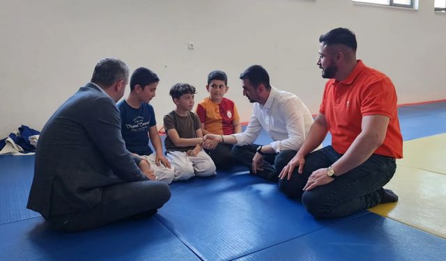 Burdur'da bin kişilik Bucak Kapalı Spor Salonu, gençler için hazır