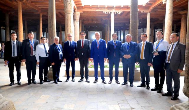ÇOMÜ ile Özbek Ulusal Müzik Sanatı Üniversitesi arasında iş birliği protokolü imzalandı