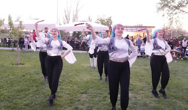 Ankara’da Balkan Hıdırellezi coşkusu: Binlerce kişi baharı ve birliği kutladı