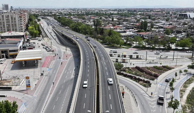Konya'nın en yoğun kavşağında yeni asfalt