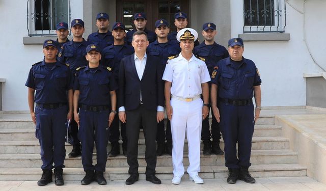 Kaymakam Ürkmezer'den sahil güvenlik personeline veda ve teşekkür